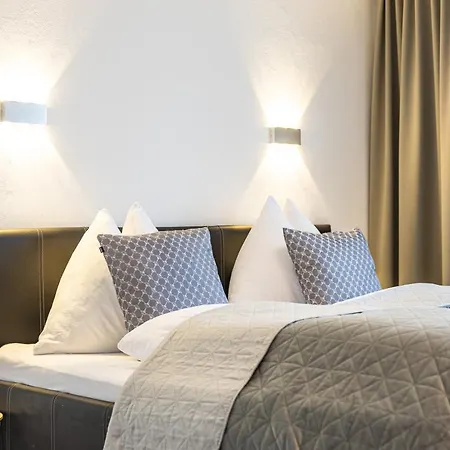 Aparthotel By Hofer - Lechnerberg In - Out
