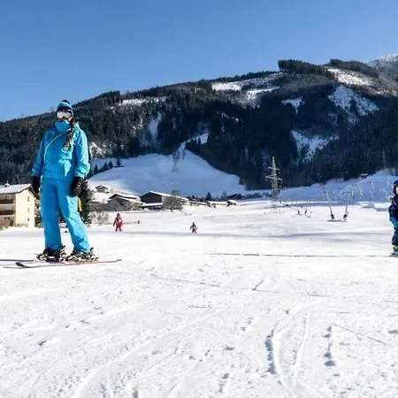 By Hofer - Ski-in Ski-out Kaprun