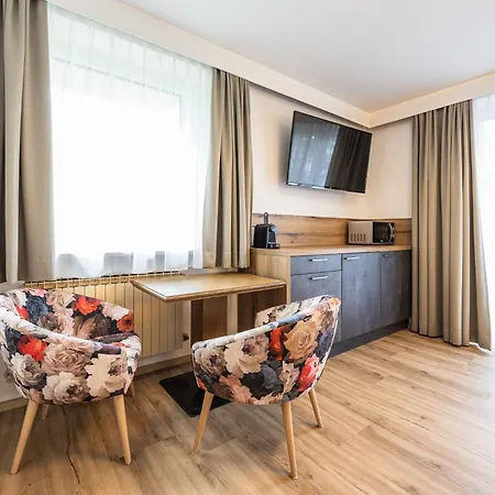 Appart hôtel By Hofer - Lechnerberg In - Out 3*